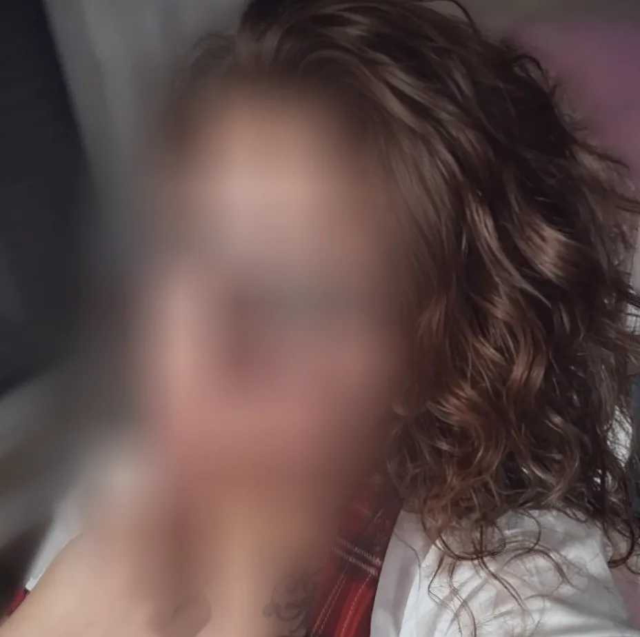 Anne, 37
