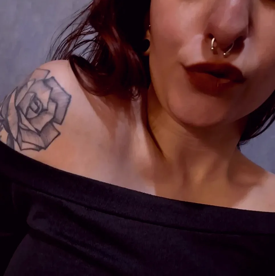 Julie, 34