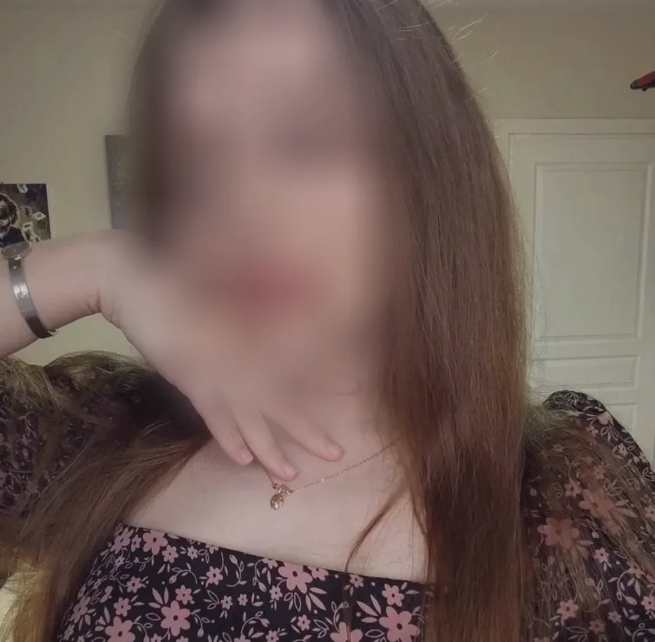 Maud, 24
