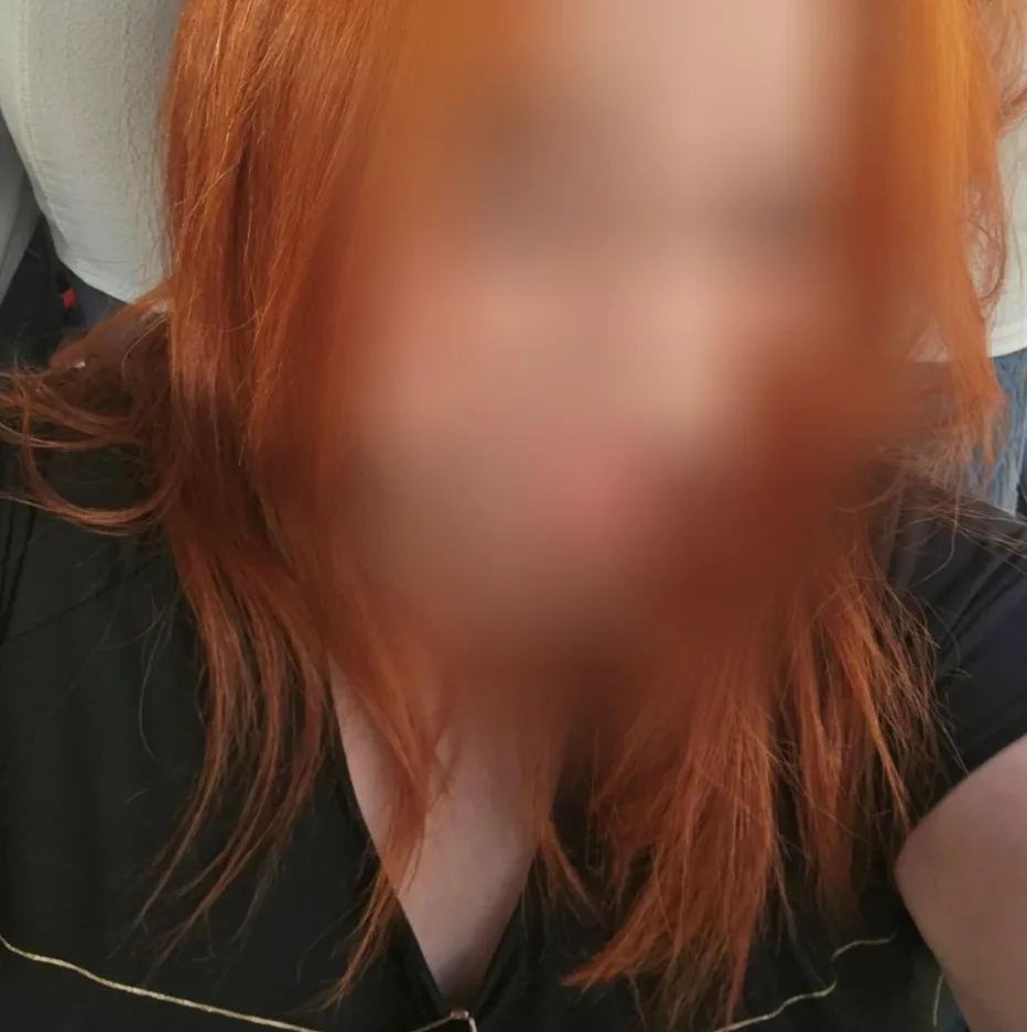 Sara, 25