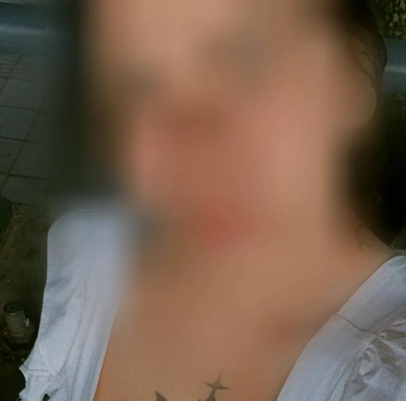 Shania, 22
